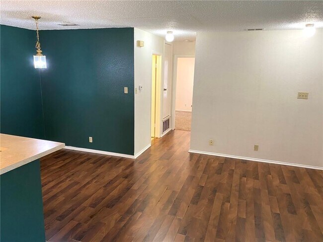 Photo - 9906 Hundred Oaks Cir