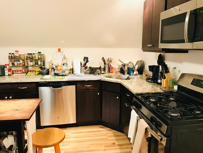 Photo - 3804 W Diversey Ave Unit 2