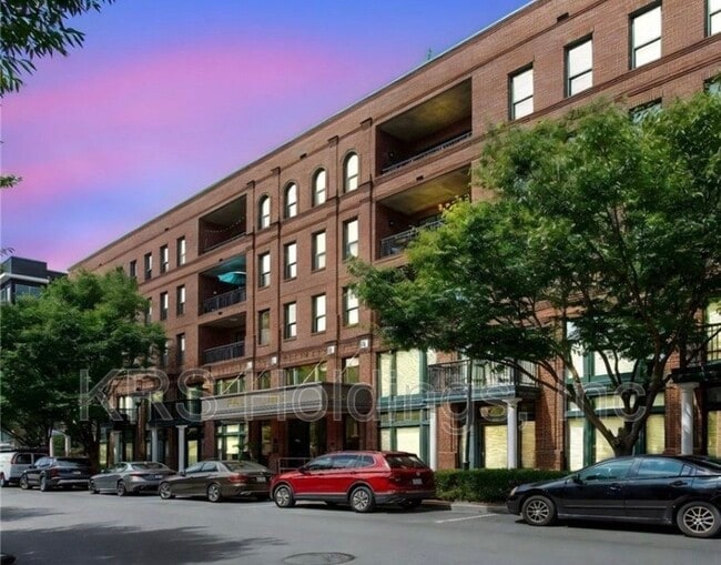 Building Photo - 4940 Old Main St Unit 304