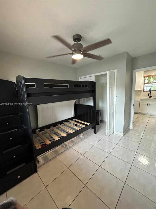 Photo - 16940 SW 94th Ave Unidad 0
