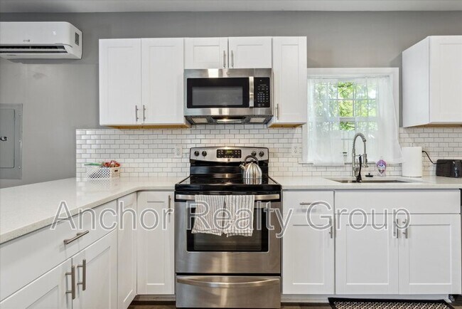 250 N 4th St