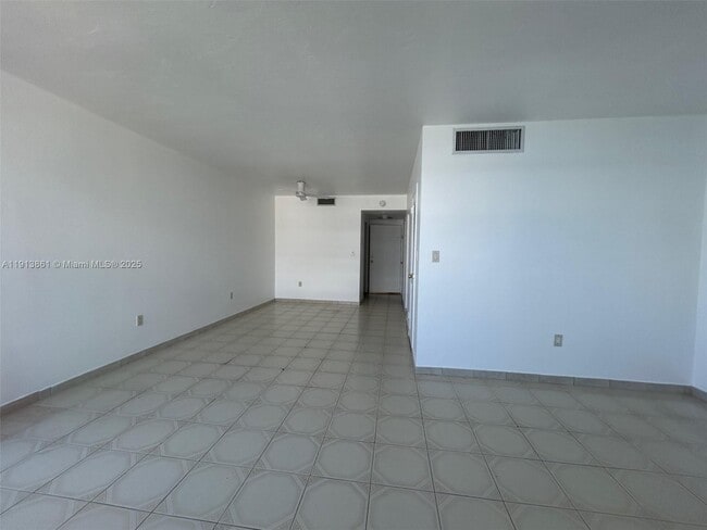 Photo - 2899 Collins Ave Unit 1121