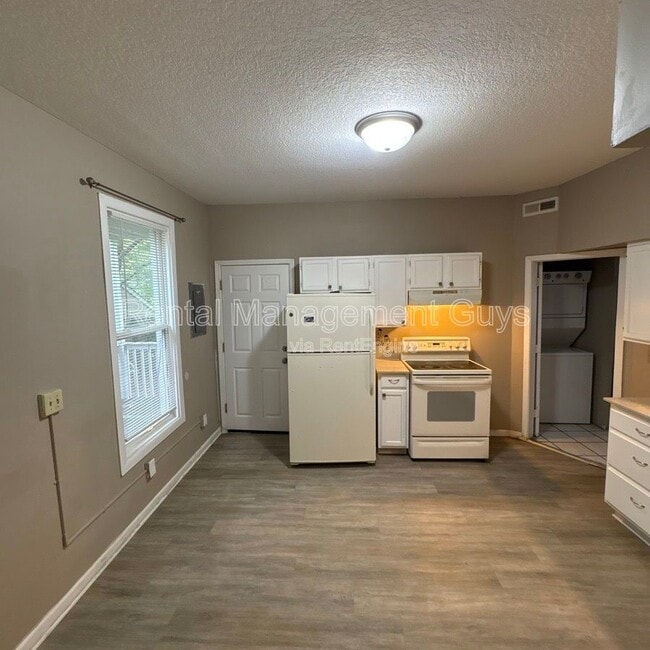 Photo - 2935 N Aldrich Ave
