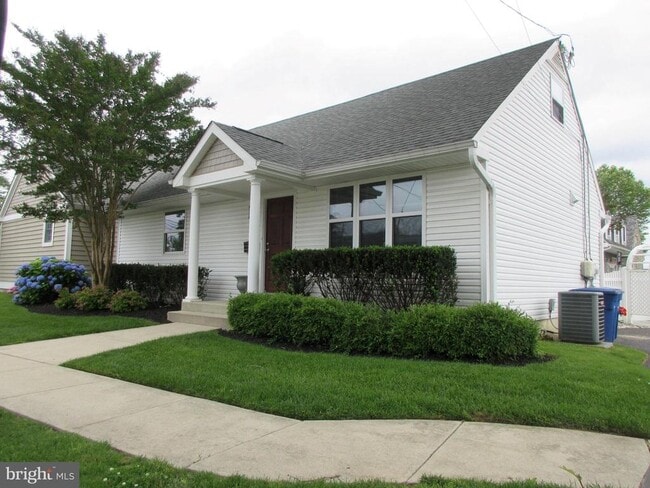 Building Photo - 10 N Stiles Ave Rental
