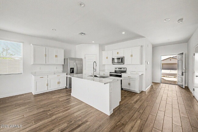 2760 W Stradling Ave