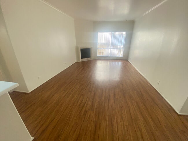 Building Photo - 5405 Kester Ave Unit 110 Rental
