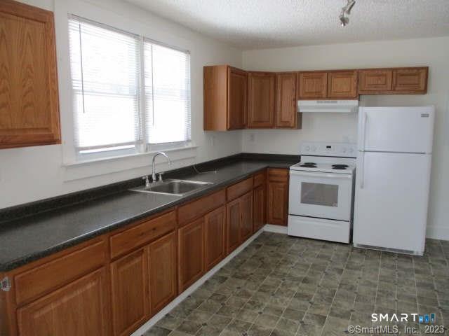 Photo - 1690 Litchfield Turnpike Unit 2