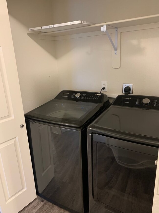 Photo - Newer 3bed/2bath home in VALLEY VIEW SCHOOL district.