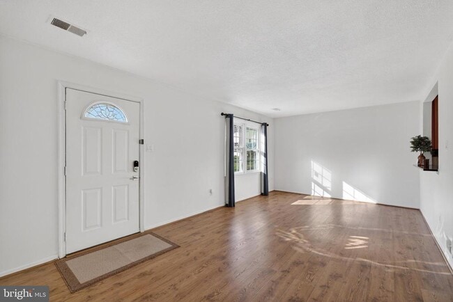 Building Photo - 9594 Inverary Ct