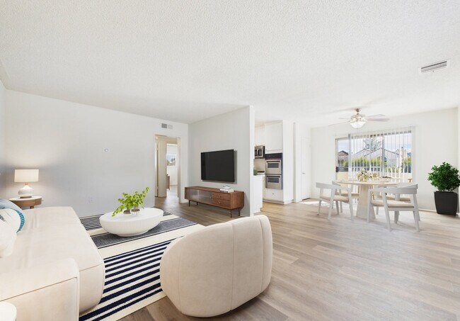 Photo - Riverside Drive Apartments