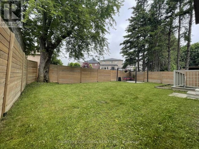 Photo - 110 A Bond Crescent