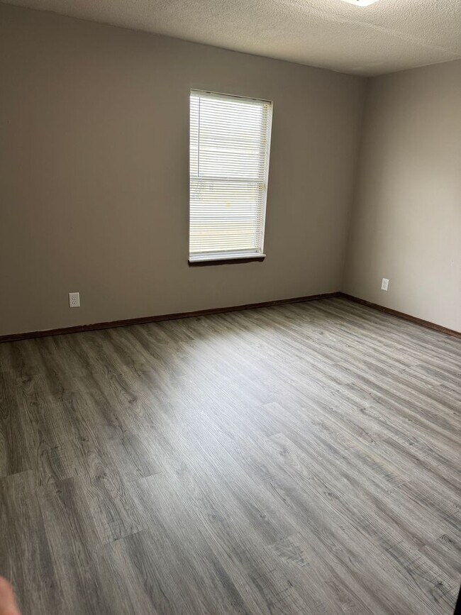 Photo - Comfortable 2BR Apartment in SW CoMo Unit 104