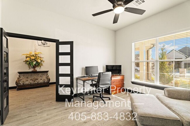 Photo - 2805 Crystal Creek Dr