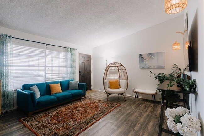 Photo - 9011 Quail Valley Dr