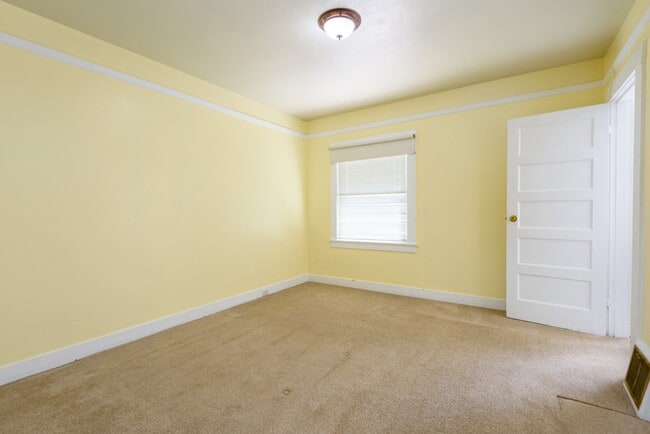 Photo - 823 Linden Ave