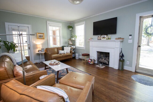 Photo - Charming updated 3 bed/2 bath brick bungal...