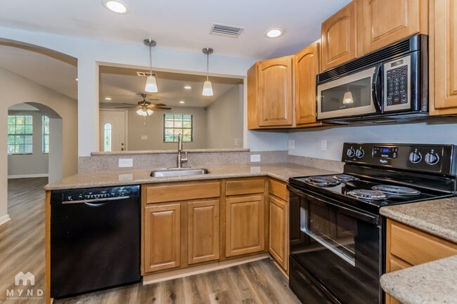 Photo - 2039 Ashland St