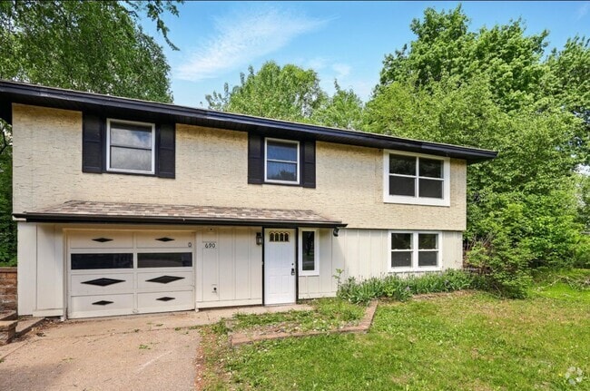 Building Photo - 690 Greene Ave N Rental