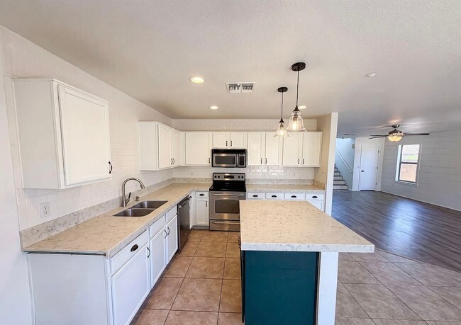 7501 E Deer Valley Rd