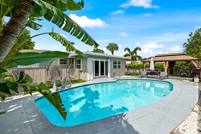 Photo - 1800 NE 28th Ave