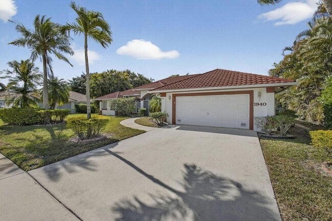 Photo - 1940 S Club Dr