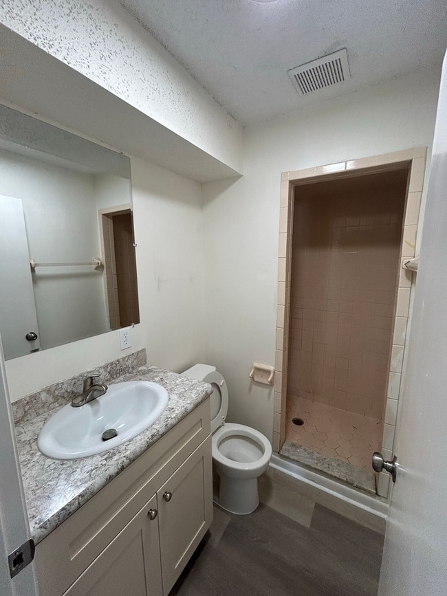 Photo - North Lakeland Apartment!
