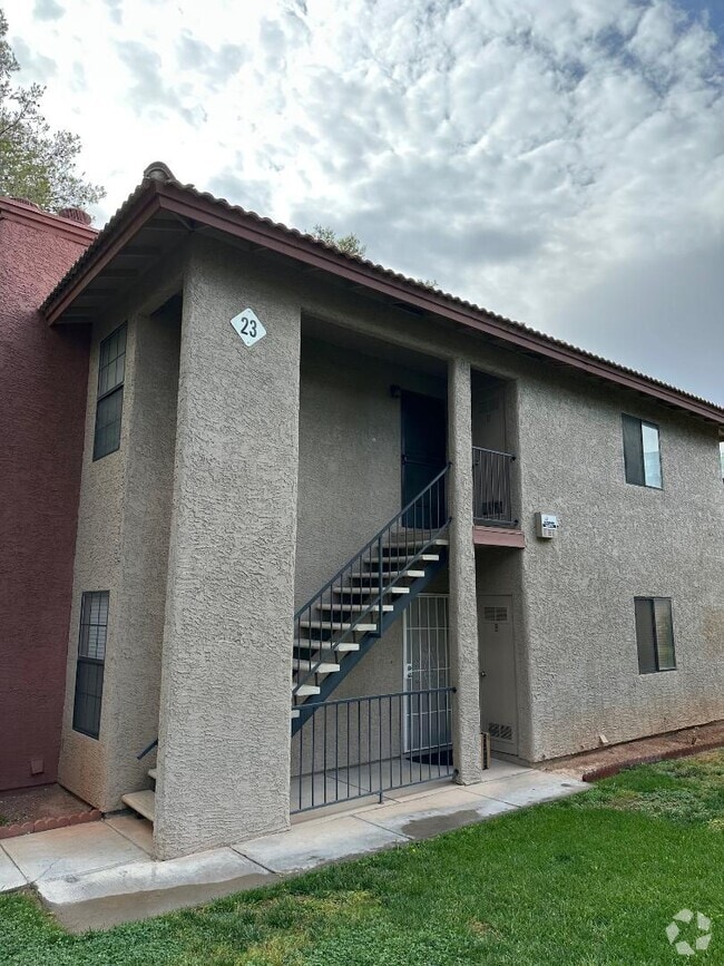 Building Photo - 5576 W Rochelle Ave. Unit 23D Rental
