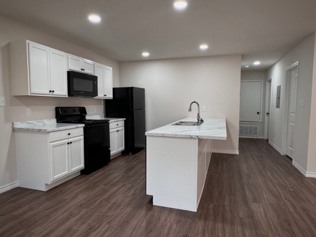 Photo - 102 Pecan Dr