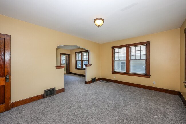 514 Greenlawn Ave Unit 514 Upper Unit