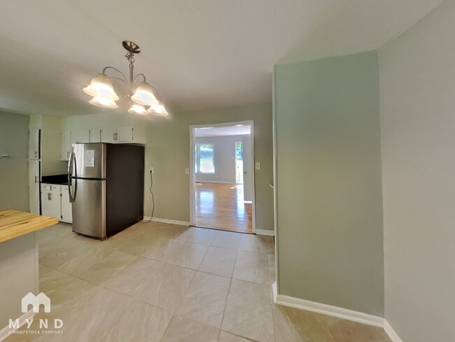 Photo - 307 King Arthur Trail