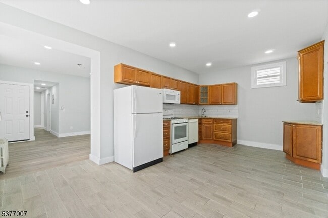 Photo - 114 Littleton Ave