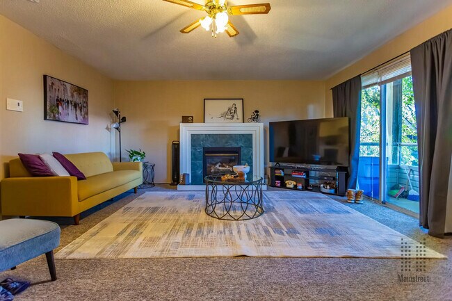 Photo - Maple Ridge Central Apartments