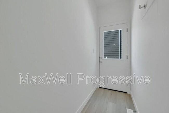 Photo - 13516-13115 115 Ave NW