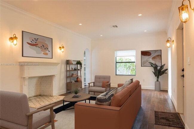 Photo - 5938 NE 5th Ave