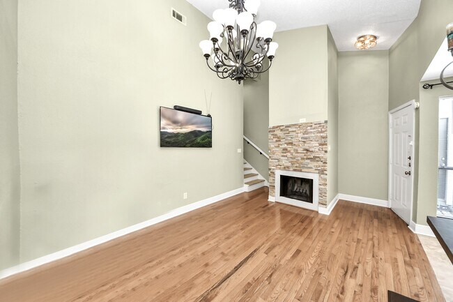Photo - 3758 Tanglewilde St Unidad True