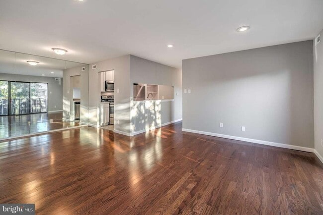 Photo - 1302 Maresfield