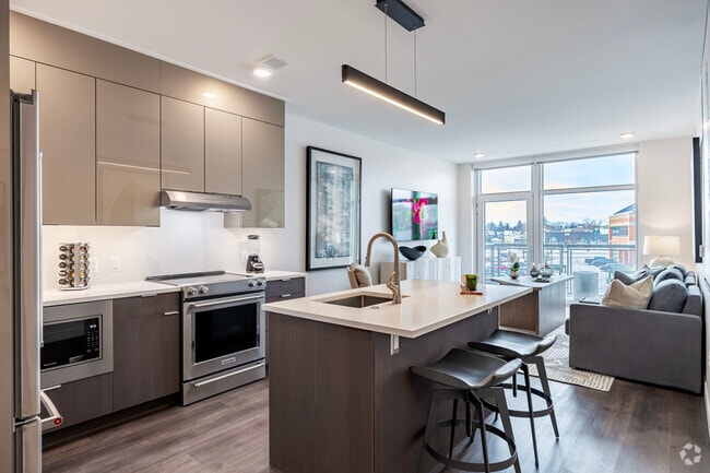 Interior Photo - Birmingham Pointe Rental