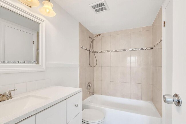 Photo - 16465 NE 22nd Ave Unit 507