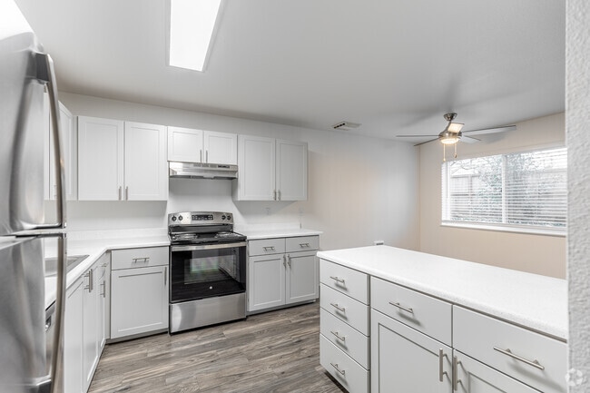 2BR, 2B - 1052SF