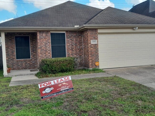 Building Photo - 1919 Doliver Cir