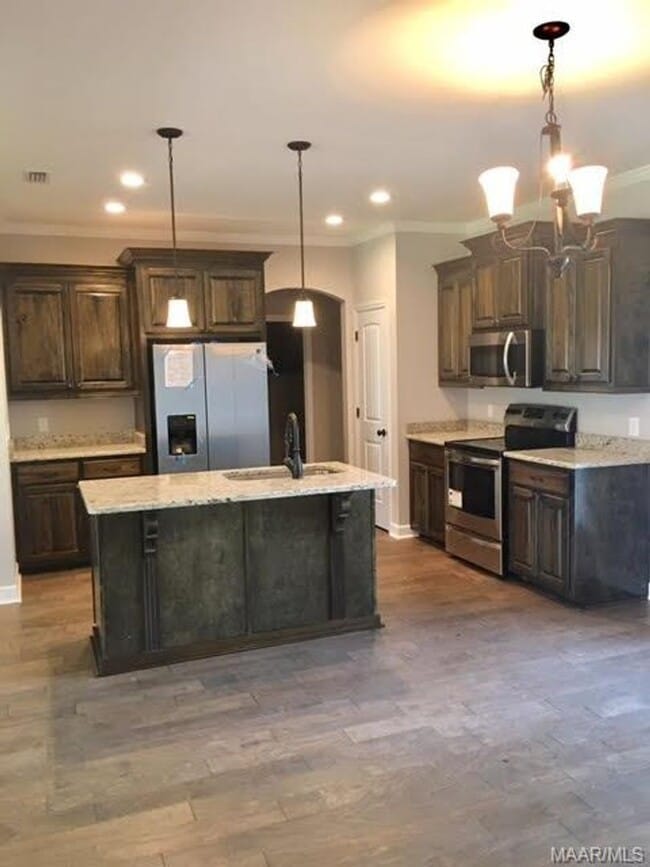 Photo - 605 Valley Stream Dr