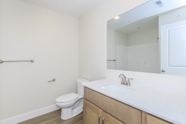 Orchard Park Apartments Bath