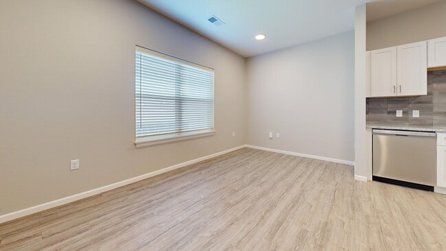 1073 S Grant Ave Unit 102