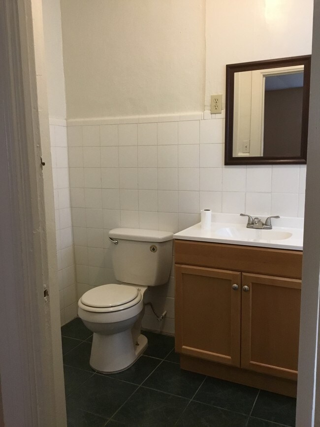 DeLand 1/1 half duplex 925 Apartment Deland, FL