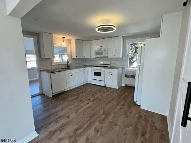 34 Wagner Pl Unit 2