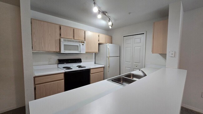 Photo - Spacious 2 Bed, 2 Bath Condo in Gated Comm... Unidad 1205
