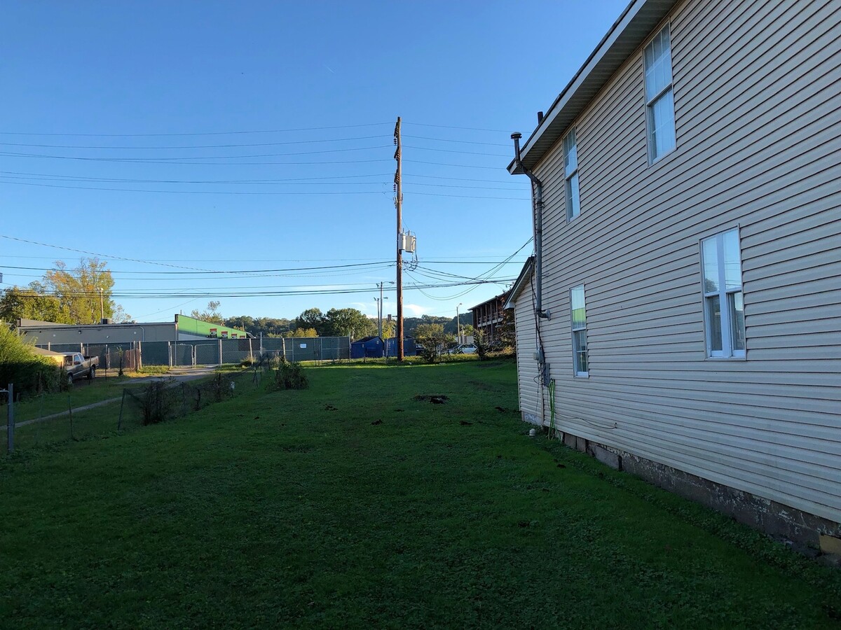 Photo - 335 W 3rd Ave
