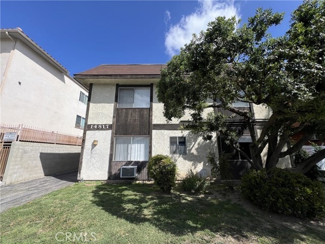 Building Photo - 14817 Sylvan St Unit 1 Rental