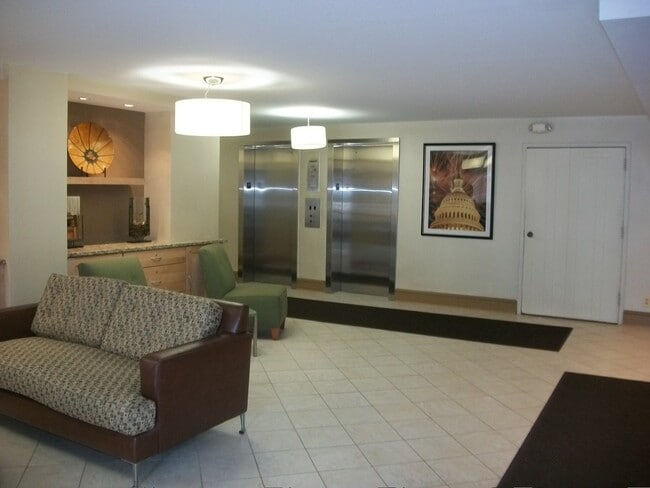 Photo - 2401 H St NW Unit Bon Wit Plaza