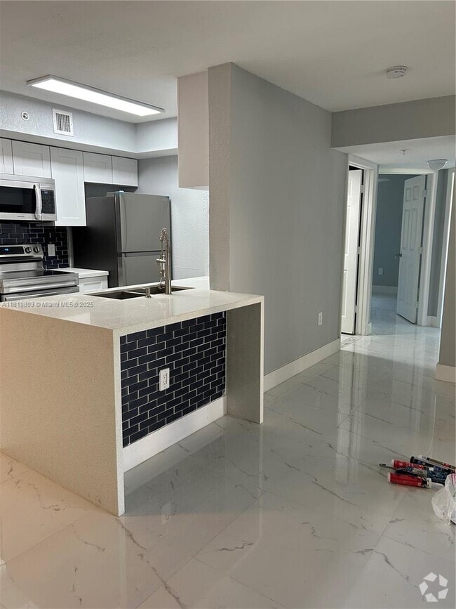 Building Photo - 2457 Centergate Dr Unit 202 Rental